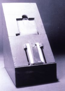 Figure 1. An early Skinner-designed teaching machine housed at the Cummings Center for the History of Psychology